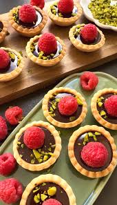 MINI CHOCOLATE TART BY CAKEROOM