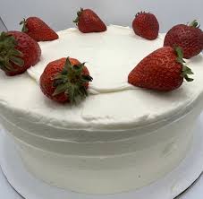 STRAWBERRY CAKE BY CAKEROOM